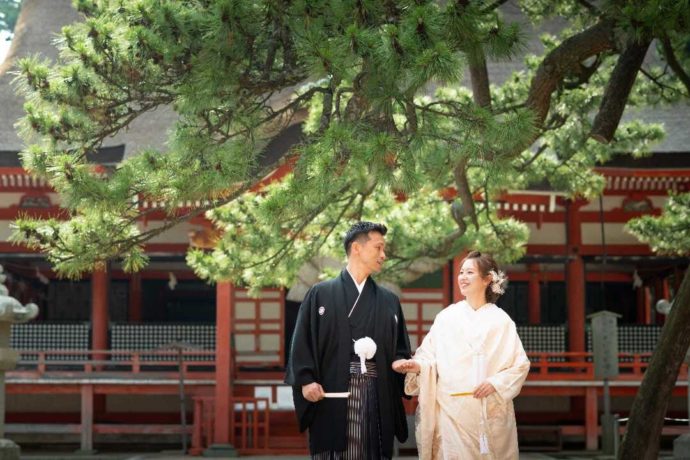 「八重垣写真館」で撮影した日御碕神社でのウェディングフォト