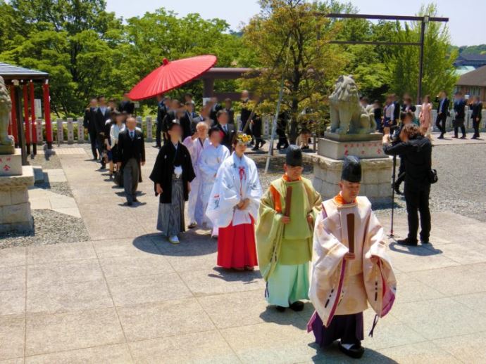 本牧神社の神前結婚式参進