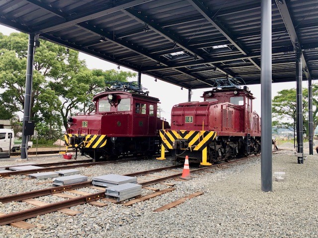 「万田坑」にある炭鉱電車