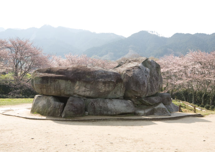 明日香村にある古墳「石舞台」の写真