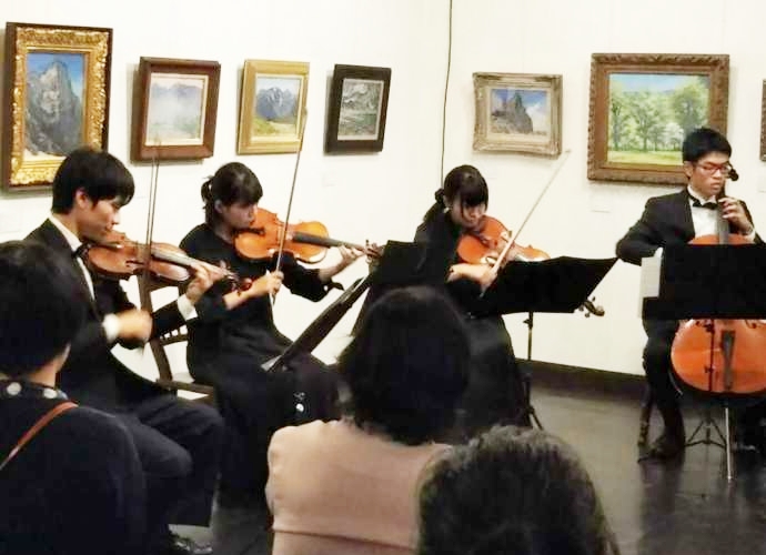 安曇野山岳美術館のクラシックコンサートの様子