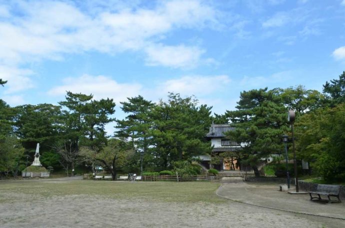 土浦市立博物館隣の亀城公園