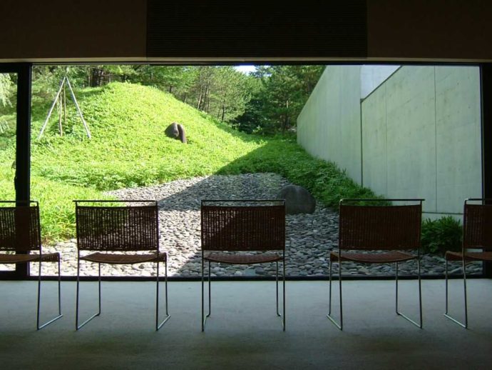 土門拳記念館の庭園「流れ」の写真