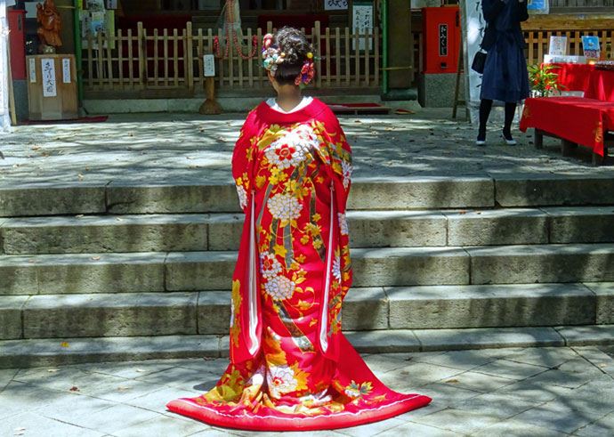 椙本神社の神前結婚式でレンタル衣装やヘアセットをお願いすることは可能か