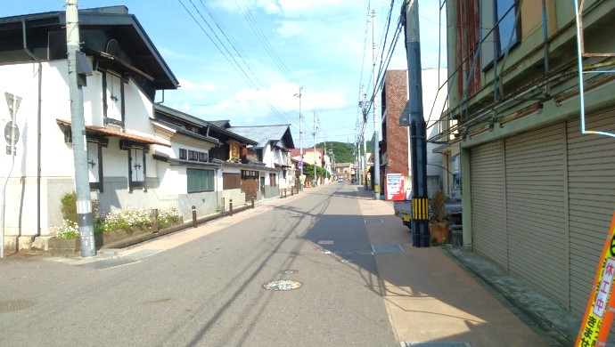 岩手県岩泉町にある「うれいら通り商店街」の様子