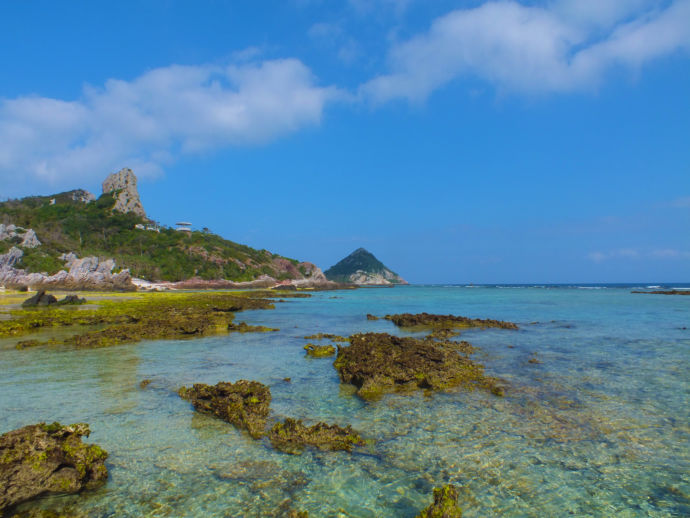 いぜな島の海ギタラから見る城山と陸ギタラ