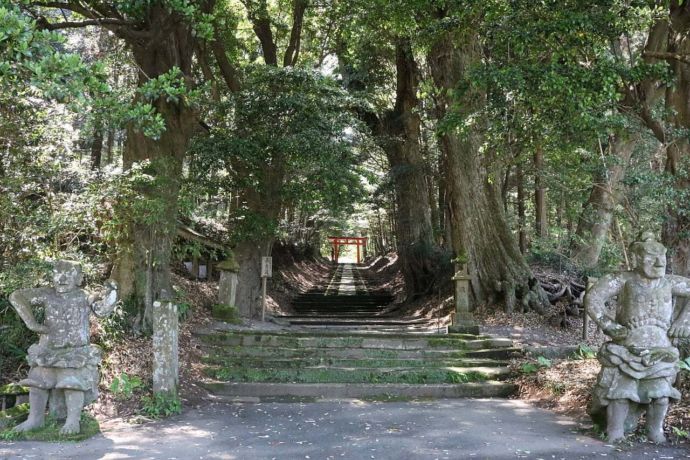 宮崎県小林市にある霧島岑神社の鳥居