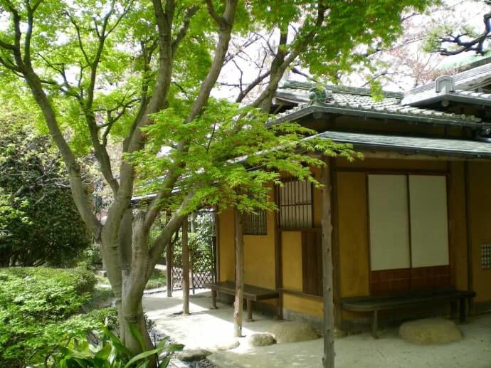 桑山美術館の庭園内の茶席