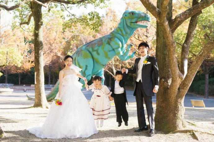 マリッジ・ピクチャーズでは家族写真も撮影できる（豊橋総合動植物公園）