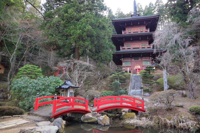 青森県南部町にある法光寺三重の塔「承陽塔」