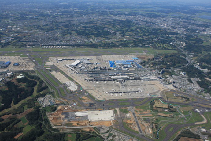 上空から見た成田国際空港