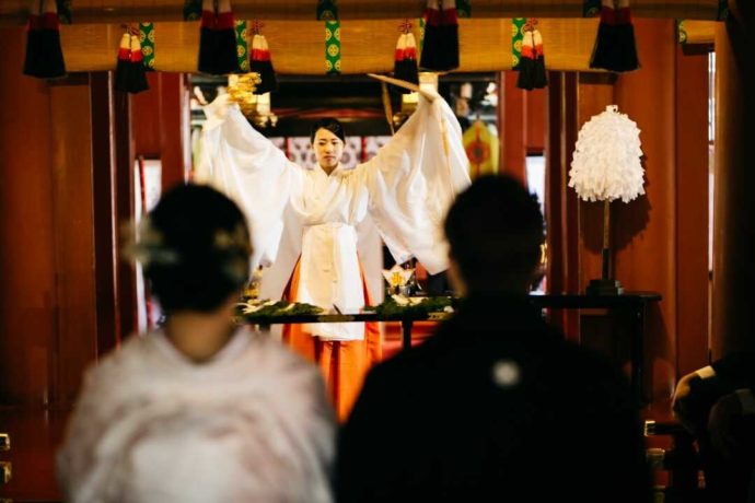 日光二荒山神社の「八乙女神楽奉納」