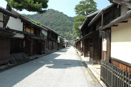 八幡山周辺の街並み