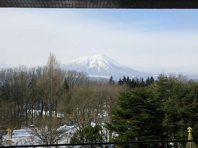 グランドホールから望める岩手山