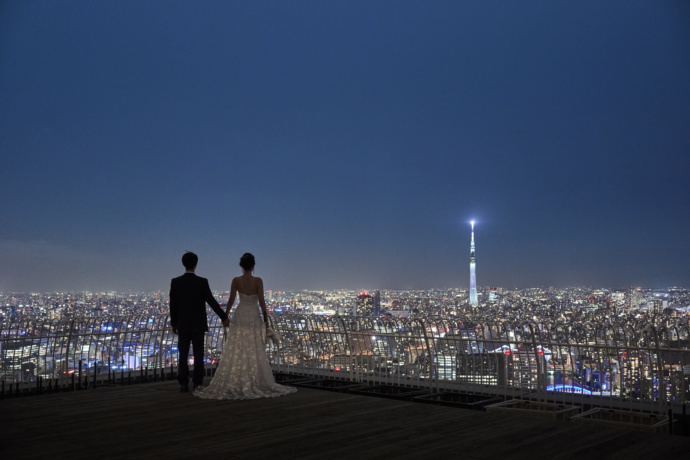 レストラン ルーク ウィズ スカイラウンジのスカイチャペル側から見える都心の夜景