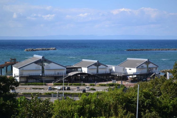 新潟県三島郡にある良寛記念館の周辺にある天領の里外観