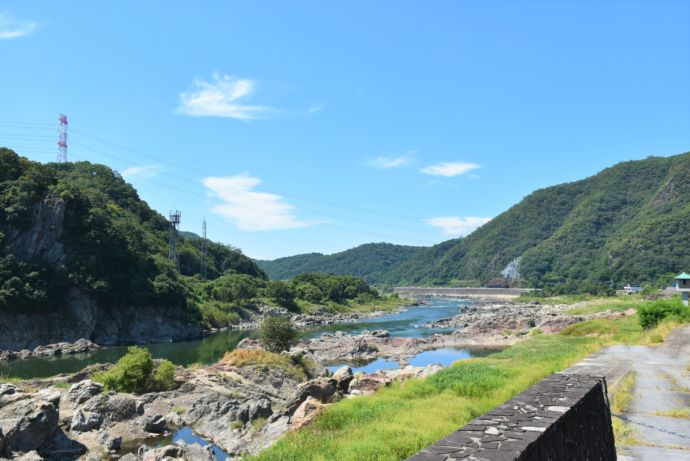 ロマンチック街道から見える木曽川の景観