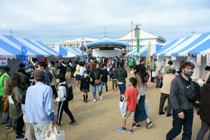 城里町のお祭り「ホロルのたまご」の様子