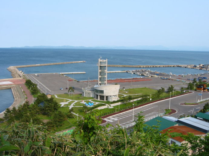 観瀾山公園の「風の町交流プラザ トップマスト」