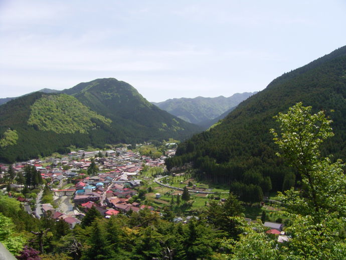 天川村の洞川を捉えた航空写真