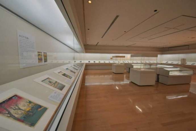 静岡市東海道広重美術館の大展示場