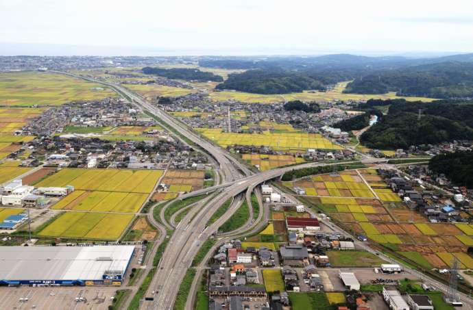 津幡町にある国道ジャンクション