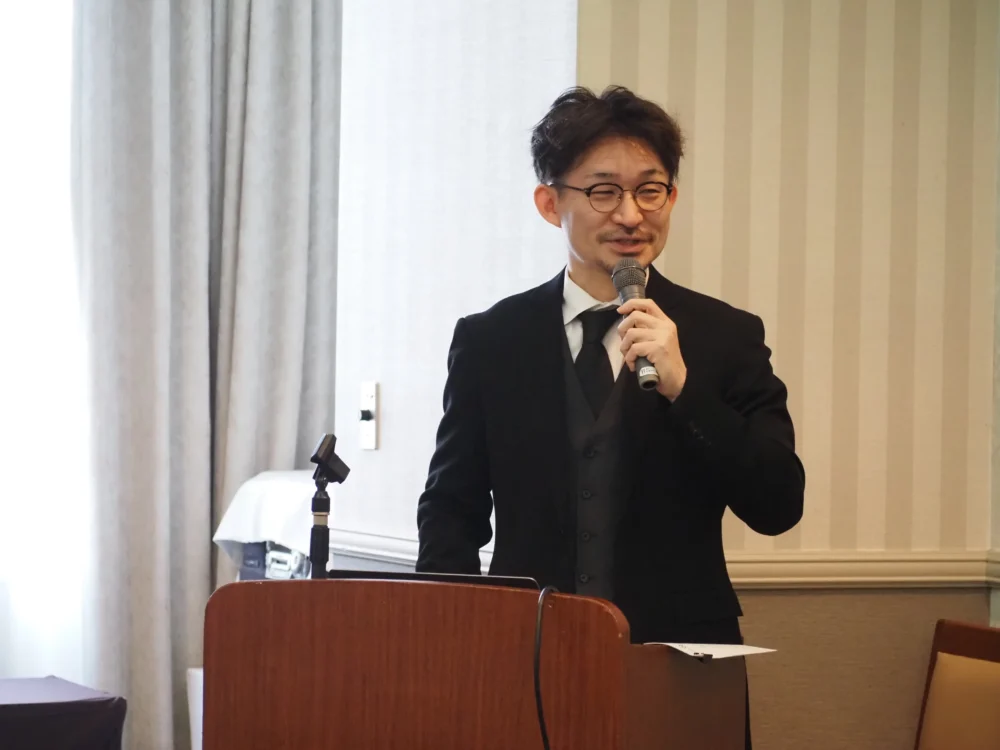 東京都主催マッチングアプリセミナーで講師を務めるダニエル・ニシ